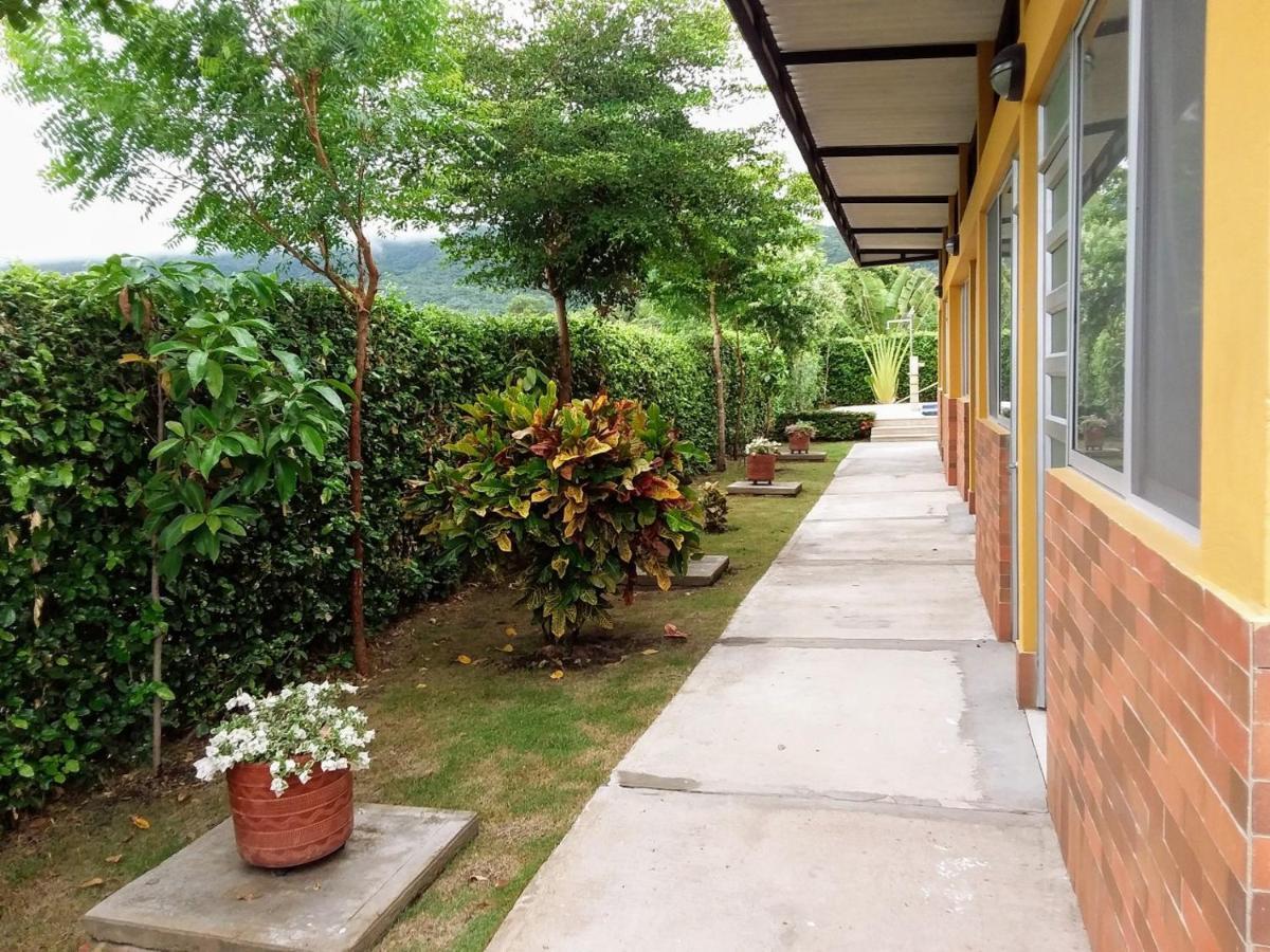 Bed and Breakfast C&H Casa Campestre El Oasis Ricaurte Girardot Zewnętrze zdjęcie
